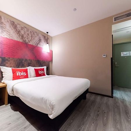 Отель Ibis Wuxi Yixing South Renmin Rd Экстерьер фото