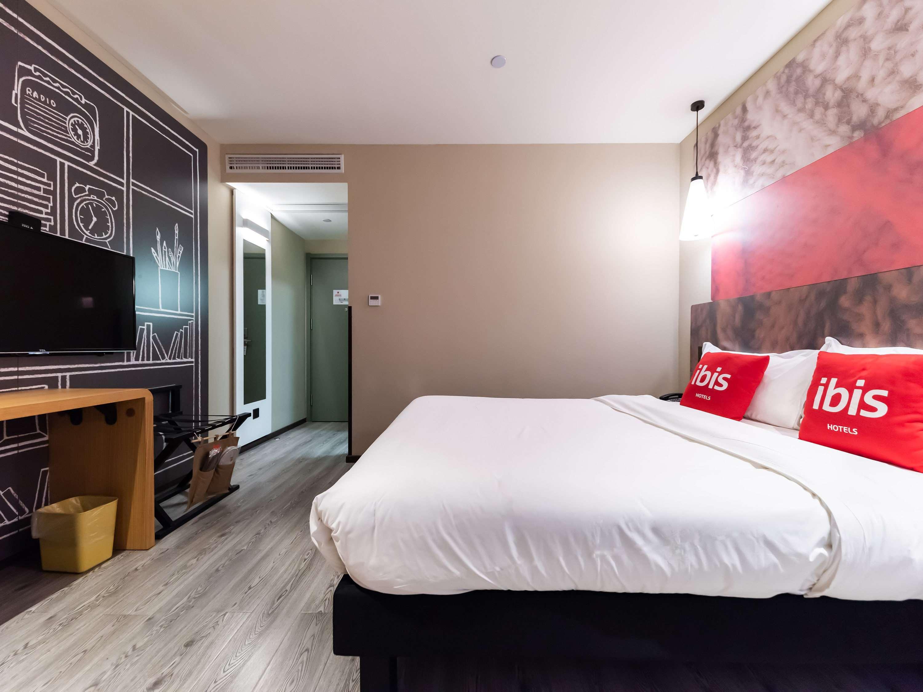 Отель Ibis Wuxi Yixing South Renmin Rd Экстерьер фото