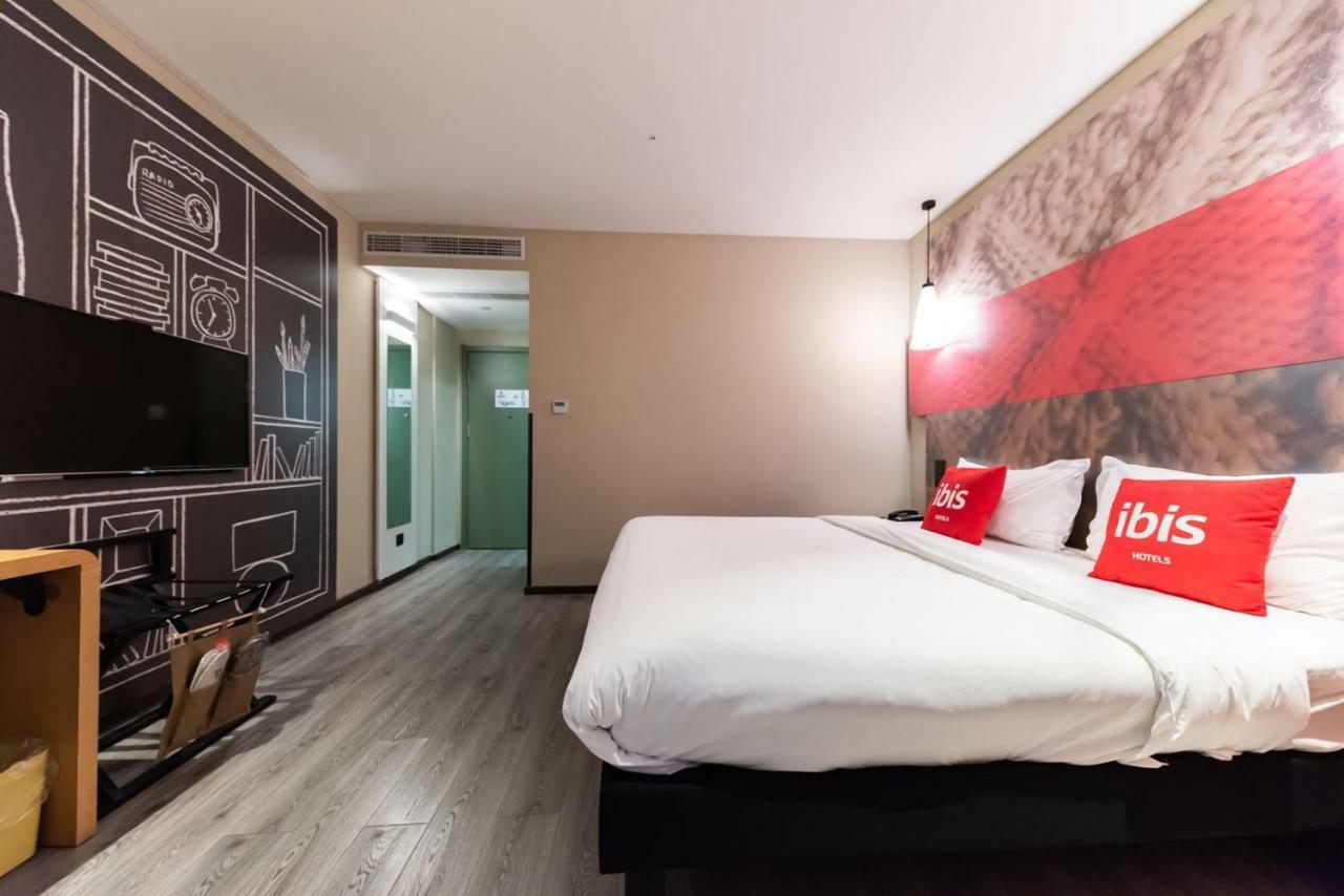 Отель Ibis Wuxi Yixing South Renmin Rd Экстерьер фото