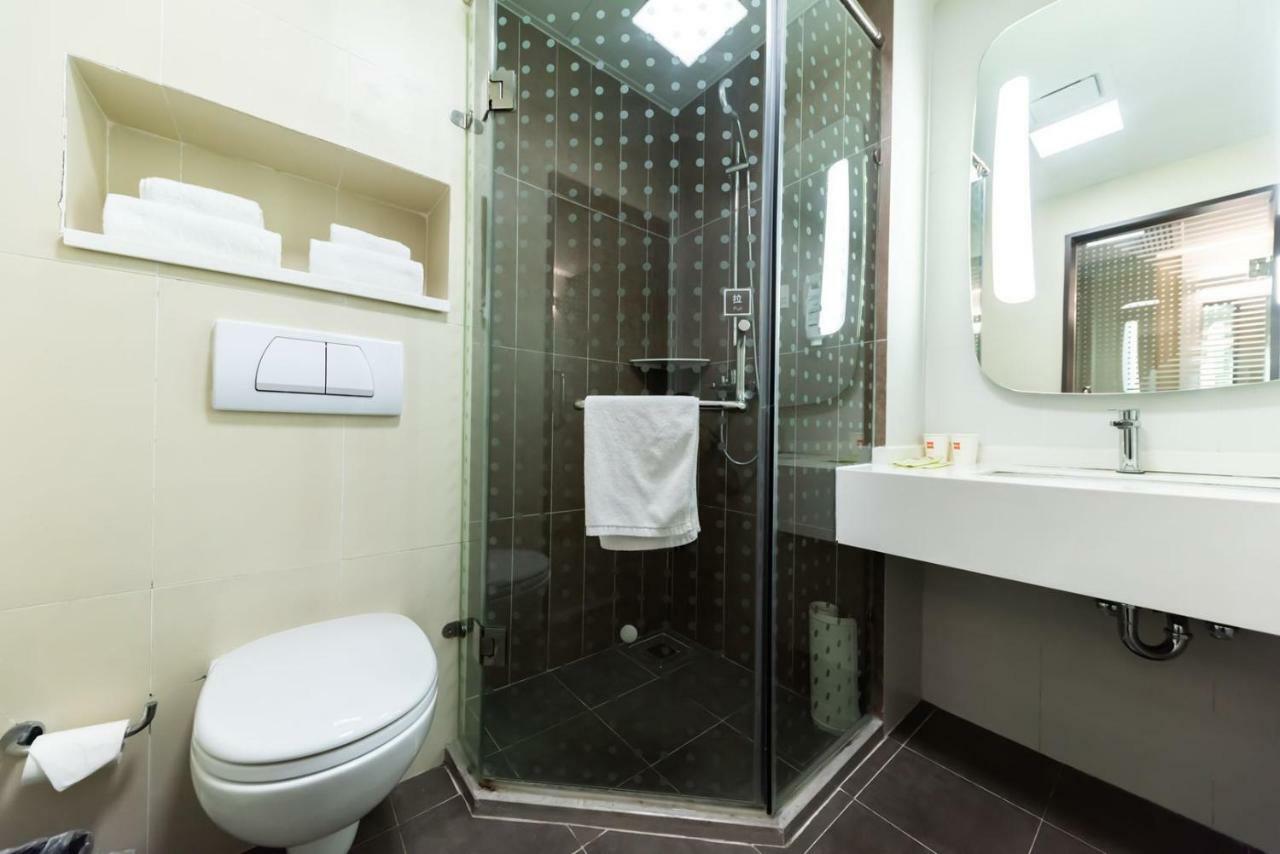 Отель Ibis Wuxi Yixing South Renmin Rd Экстерьер фото